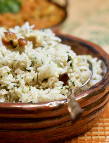 Koriandri ja india pähklitega riis