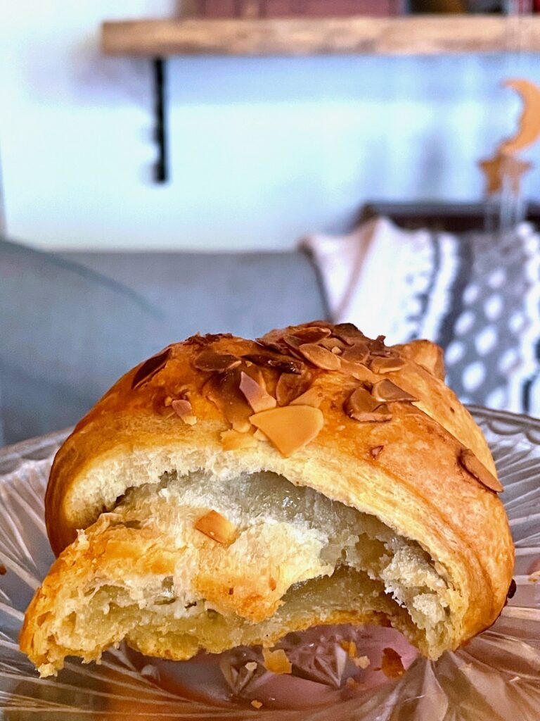 Mandlicroissant